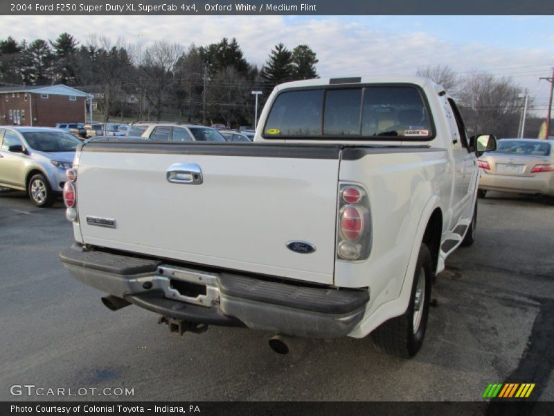 Oxford White / Medium Flint 2004 Ford F250 Super Duty XL SuperCab 4x4