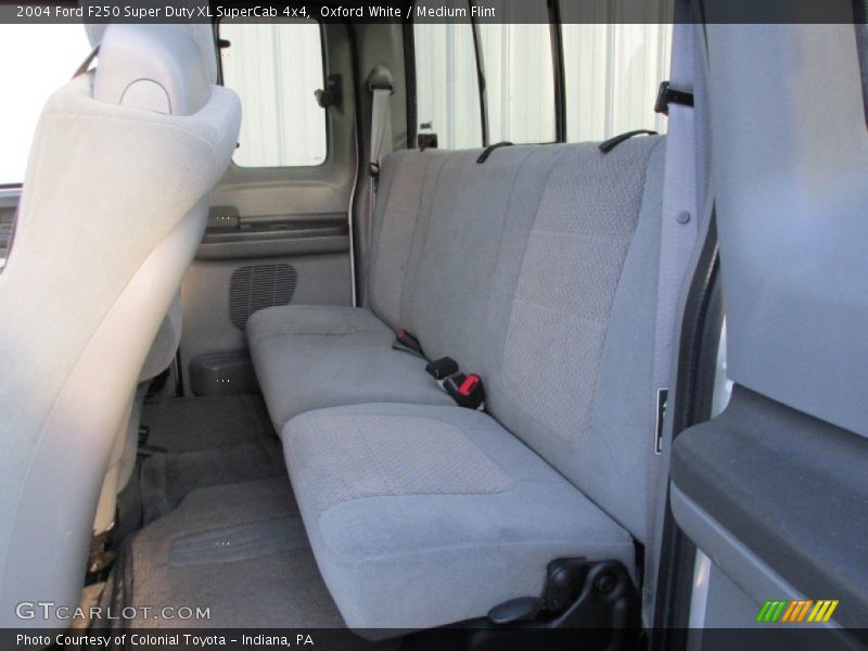 Oxford White / Medium Flint 2004 Ford F250 Super Duty XL SuperCab 4x4