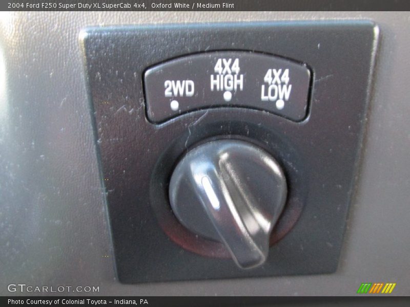 Oxford White / Medium Flint 2004 Ford F250 Super Duty XL SuperCab 4x4