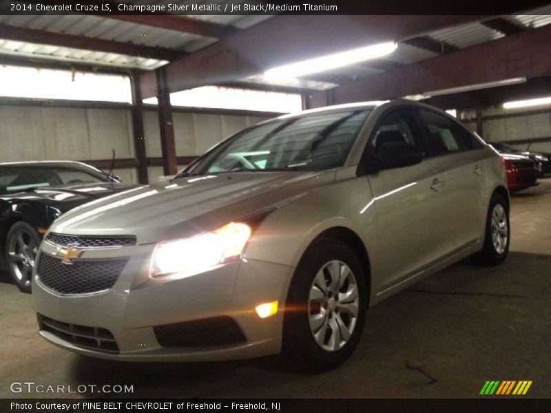 Champagne Silver Metallic / Jet Black/Medium Titanium 2014 Chevrolet Cruze LS