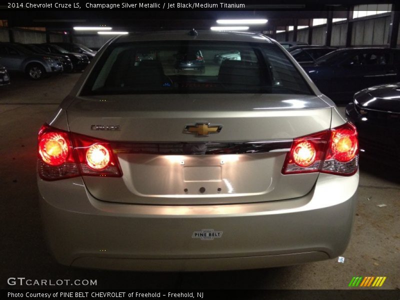Champagne Silver Metallic / Jet Black/Medium Titanium 2014 Chevrolet Cruze LS