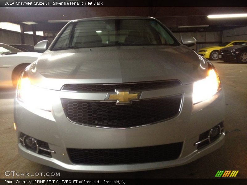 Silver Ice Metallic / Jet Black 2014 Chevrolet Cruze LT