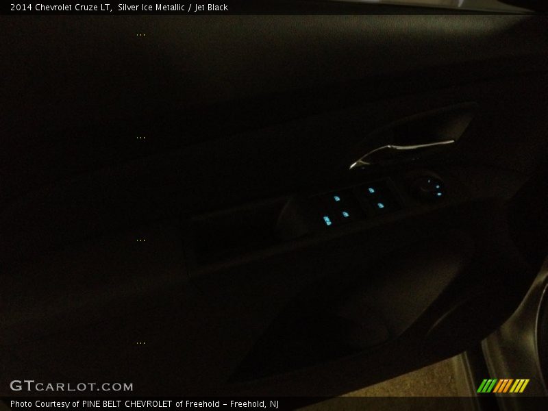 Silver Ice Metallic / Jet Black 2014 Chevrolet Cruze LT