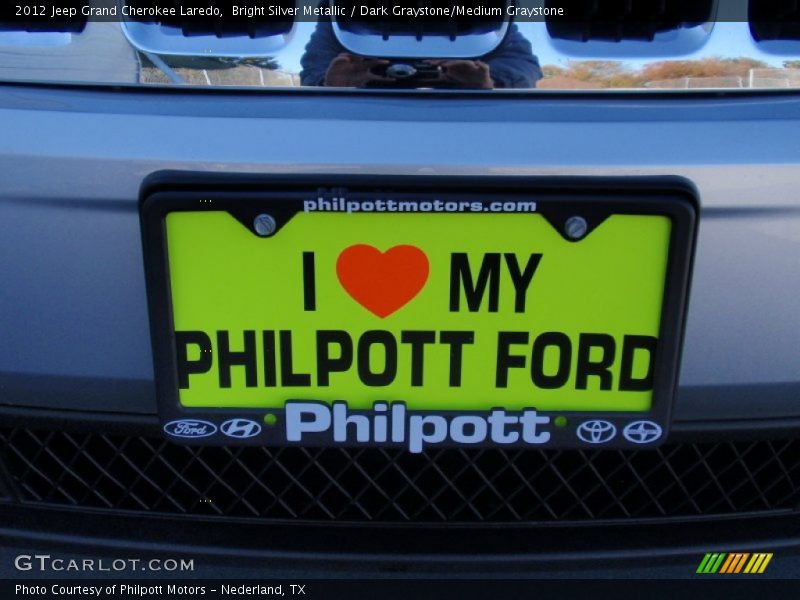 Bright Silver Metallic / Dark Graystone/Medium Graystone 2012 Jeep Grand Cherokee Laredo