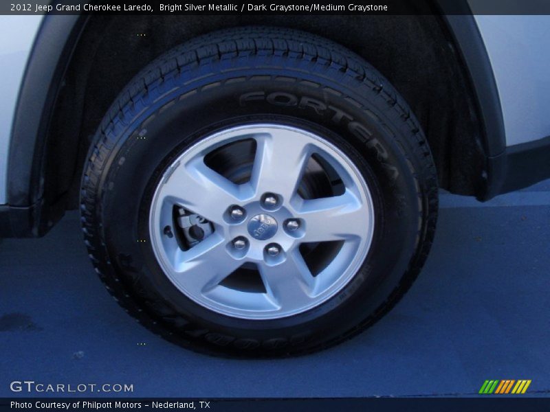 Bright Silver Metallic / Dark Graystone/Medium Graystone 2012 Jeep Grand Cherokee Laredo