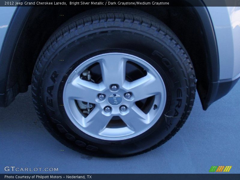 Bright Silver Metallic / Dark Graystone/Medium Graystone 2012 Jeep Grand Cherokee Laredo