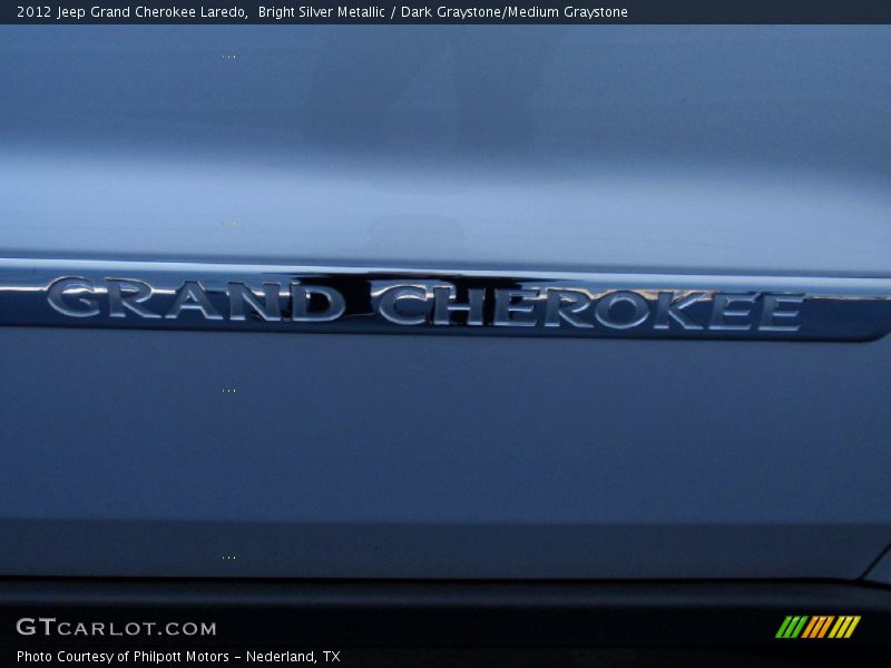 Bright Silver Metallic / Dark Graystone/Medium Graystone 2012 Jeep Grand Cherokee Laredo