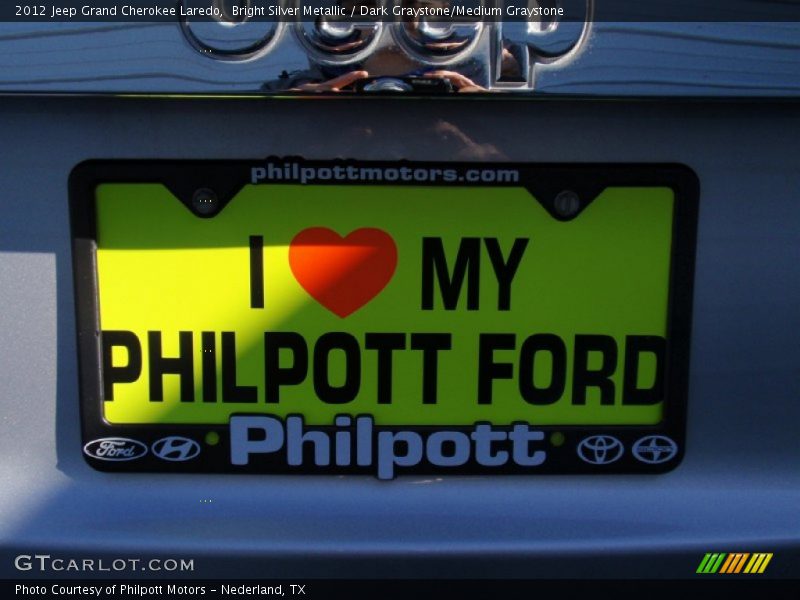 Bright Silver Metallic / Dark Graystone/Medium Graystone 2012 Jeep Grand Cherokee Laredo