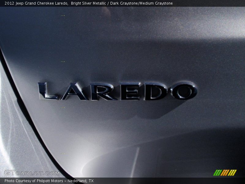 Bright Silver Metallic / Dark Graystone/Medium Graystone 2012 Jeep Grand Cherokee Laredo