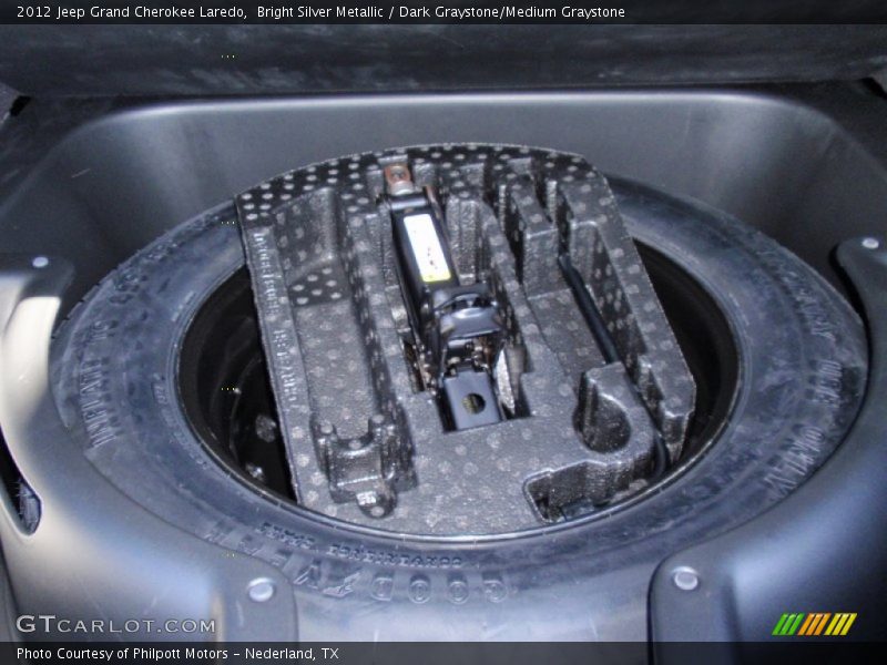Bright Silver Metallic / Dark Graystone/Medium Graystone 2012 Jeep Grand Cherokee Laredo