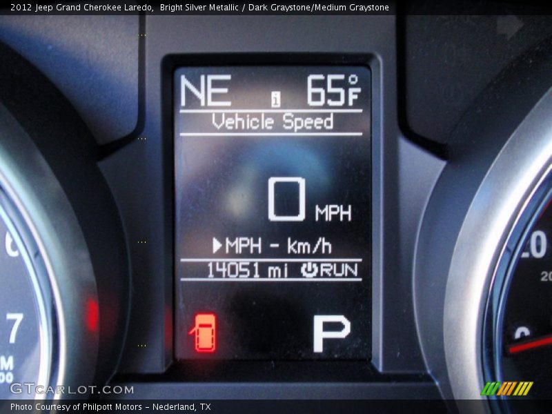 Bright Silver Metallic / Dark Graystone/Medium Graystone 2012 Jeep Grand Cherokee Laredo