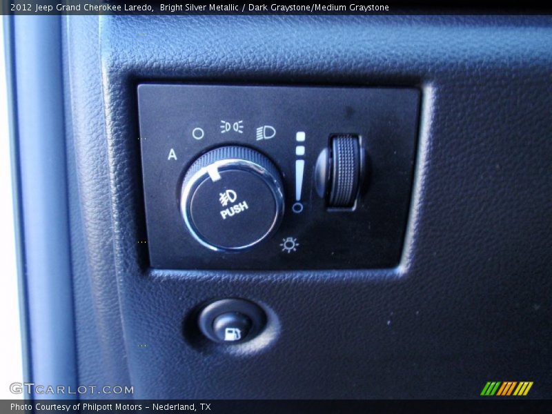 Bright Silver Metallic / Dark Graystone/Medium Graystone 2012 Jeep Grand Cherokee Laredo