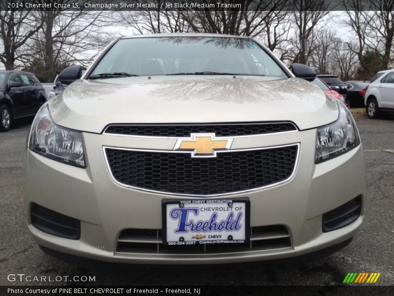 Champagne Silver Metallic / Jet Black/Medium Titanium 2014 Chevrolet Cruze LS