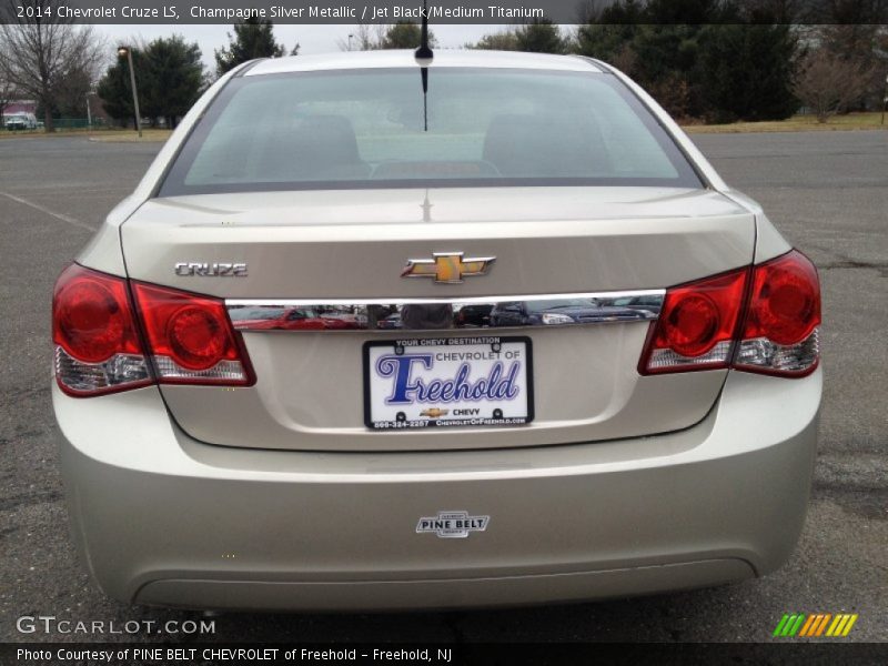 Champagne Silver Metallic / Jet Black/Medium Titanium 2014 Chevrolet Cruze LS