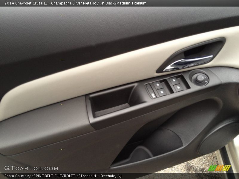 Champagne Silver Metallic / Jet Black/Medium Titanium 2014 Chevrolet Cruze LS