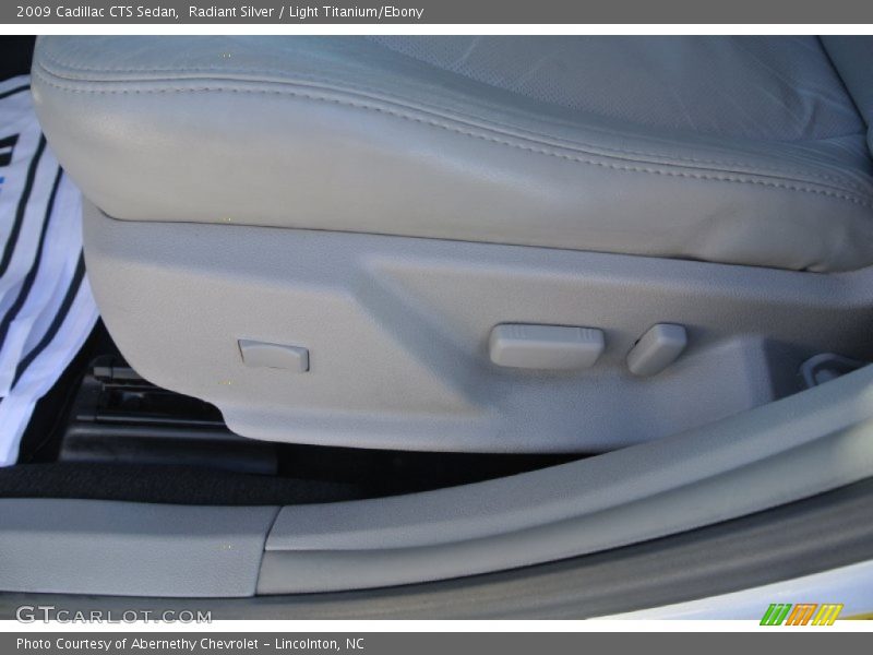 Radiant Silver / Light Titanium/Ebony 2009 Cadillac CTS Sedan