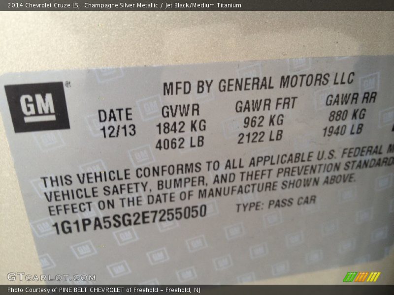 Champagne Silver Metallic / Jet Black/Medium Titanium 2014 Chevrolet Cruze LS