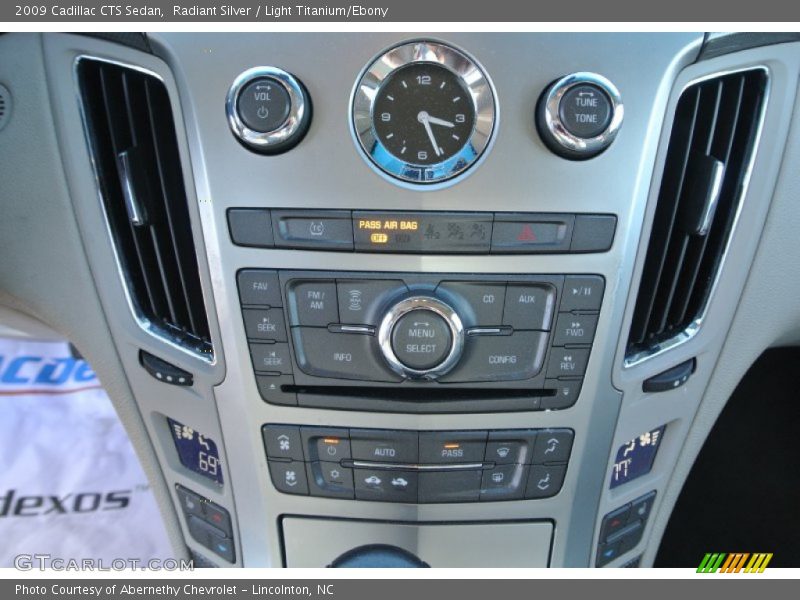 Radiant Silver / Light Titanium/Ebony 2009 Cadillac CTS Sedan