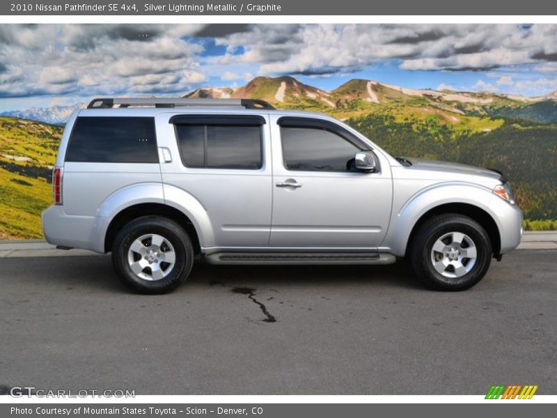 Silver Lightning Metallic / Graphite 2010 Nissan Pathfinder SE 4x4