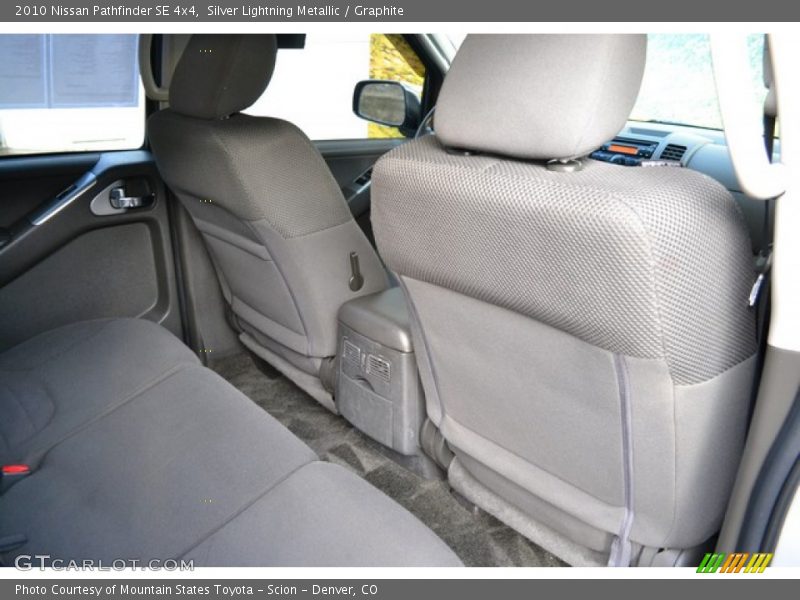Silver Lightning Metallic / Graphite 2010 Nissan Pathfinder SE 4x4