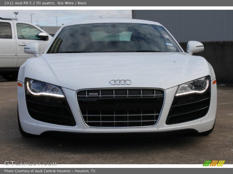 Ibis White / Black 2012 Audi R8 5.2 FSI quattro