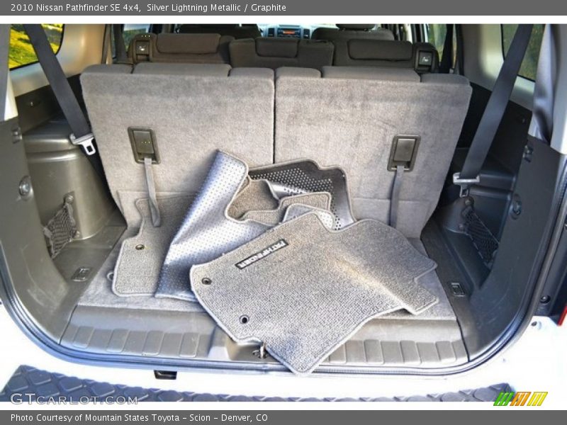 Silver Lightning Metallic / Graphite 2010 Nissan Pathfinder SE 4x4