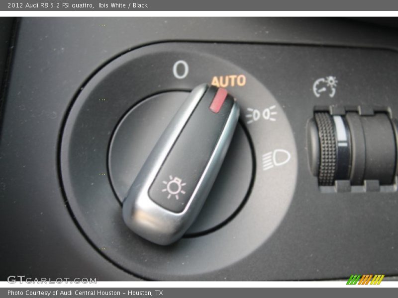 Controls of 2012 R8 5.2 FSI quattro