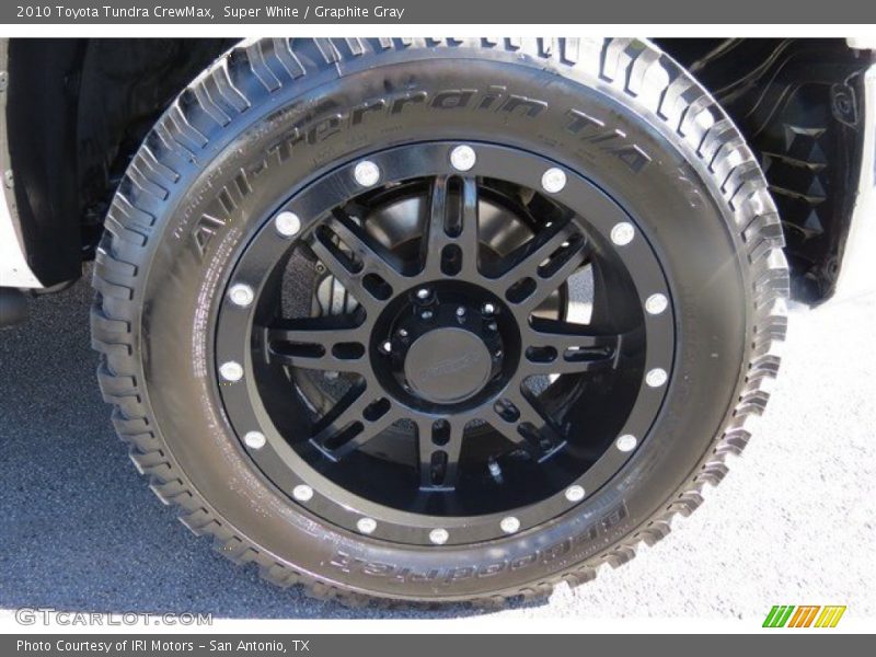 Super White / Graphite Gray 2010 Toyota Tundra CrewMax