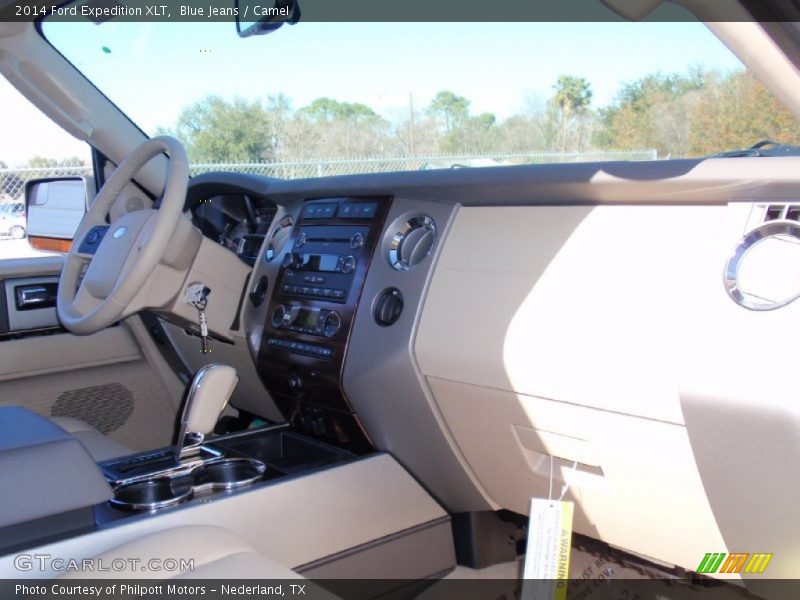 Blue Jeans / Camel 2014 Ford Expedition XLT