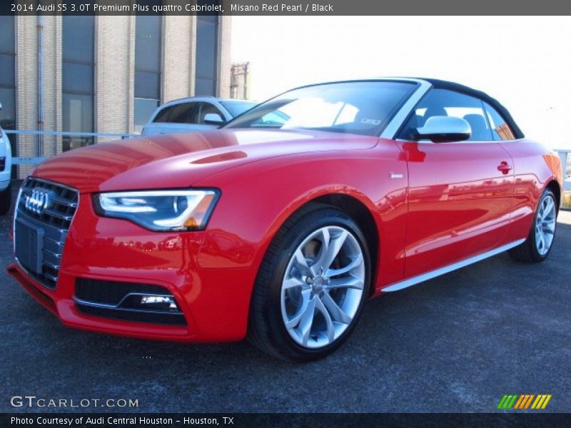 Front 3/4 View of 2014 S5 3.0T Premium Plus quattro Cabriolet