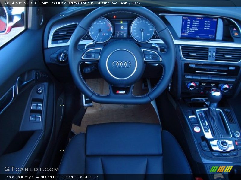 Dashboard of 2014 S5 3.0T Premium Plus quattro Cabriolet