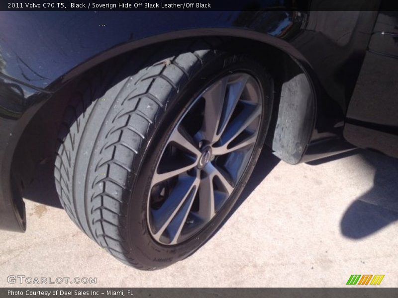 Black / Soverign Hide Off Black Leather/Off Black 2011 Volvo C70 T5