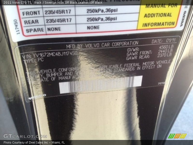 Black / Soverign Hide Off Black Leather/Off Black 2011 Volvo C70 T5