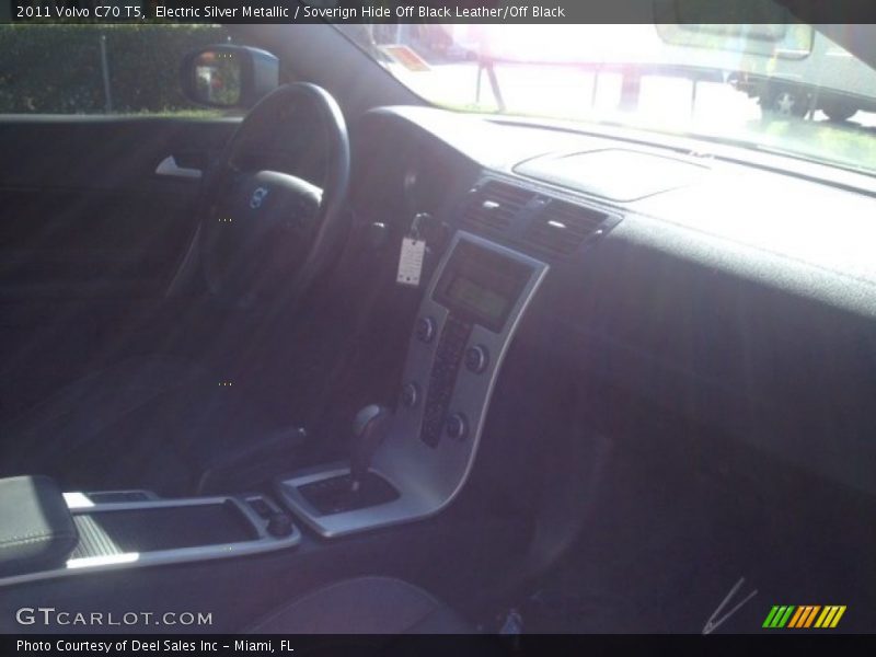 Electric Silver Metallic / Soverign Hide Off Black Leather/Off Black 2011 Volvo C70 T5