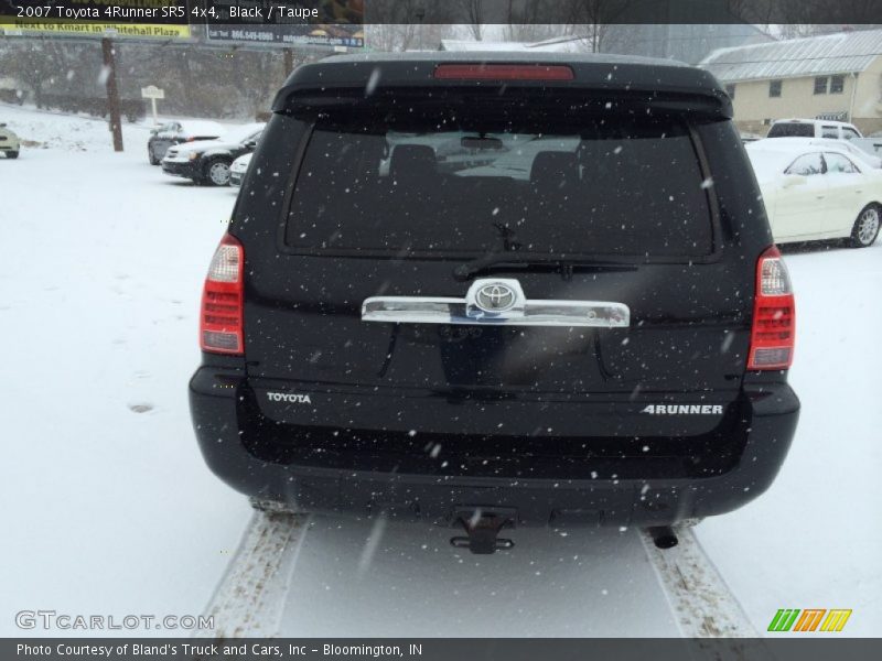 Black / Taupe 2007 Toyota 4Runner SR5 4x4