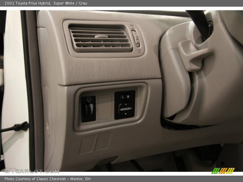 Super White / Gray 2001 Toyota Prius Hybrid