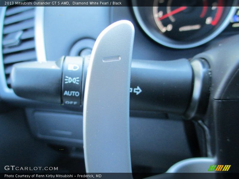 Diamond White Pearl / Black 2013 Mitsubishi Outlander GT S AWD