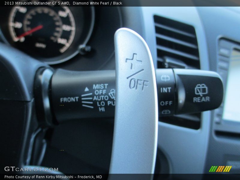 Diamond White Pearl / Black 2013 Mitsubishi Outlander GT S AWD
