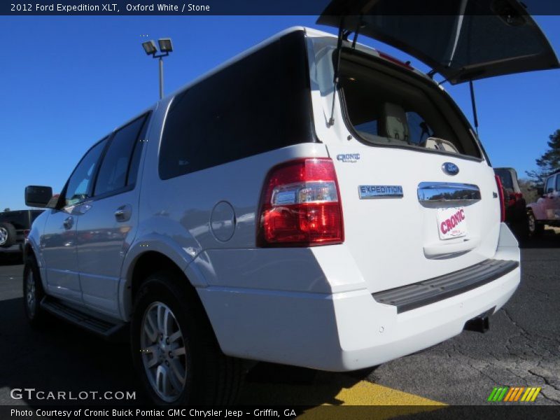 Oxford White / Stone 2012 Ford Expedition XLT