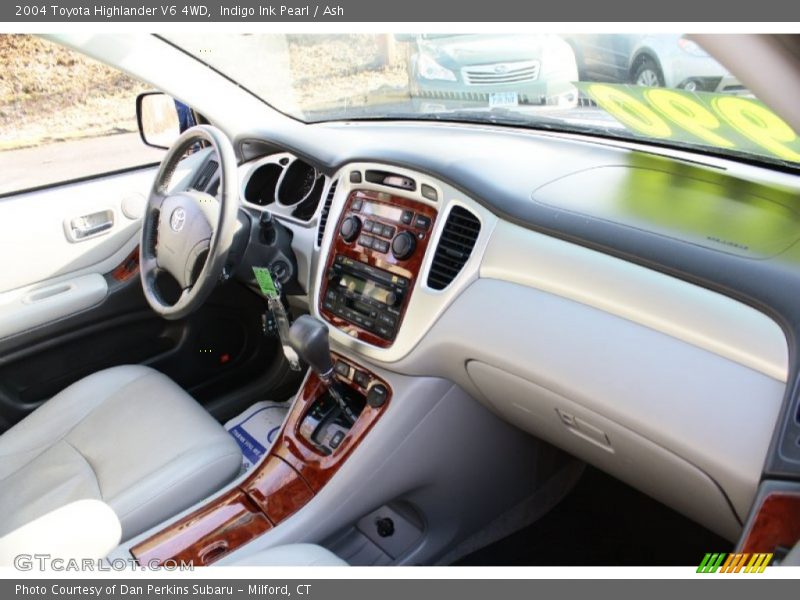 Indigo Ink Pearl / Ash 2004 Toyota Highlander V6 4WD