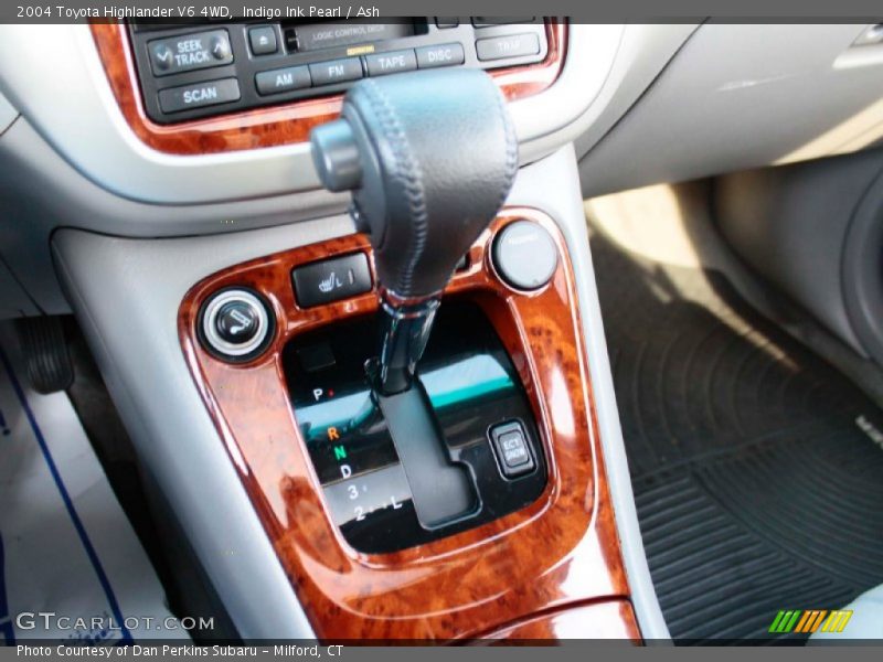 Indigo Ink Pearl / Ash 2004 Toyota Highlander V6 4WD