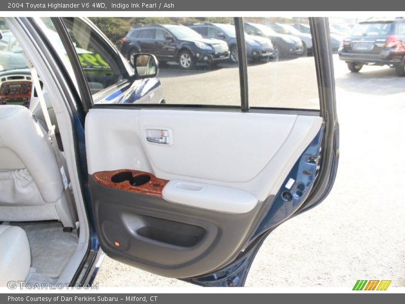Indigo Ink Pearl / Ash 2004 Toyota Highlander V6 4WD