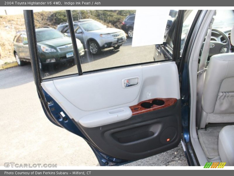 Indigo Ink Pearl / Ash 2004 Toyota Highlander V6 4WD