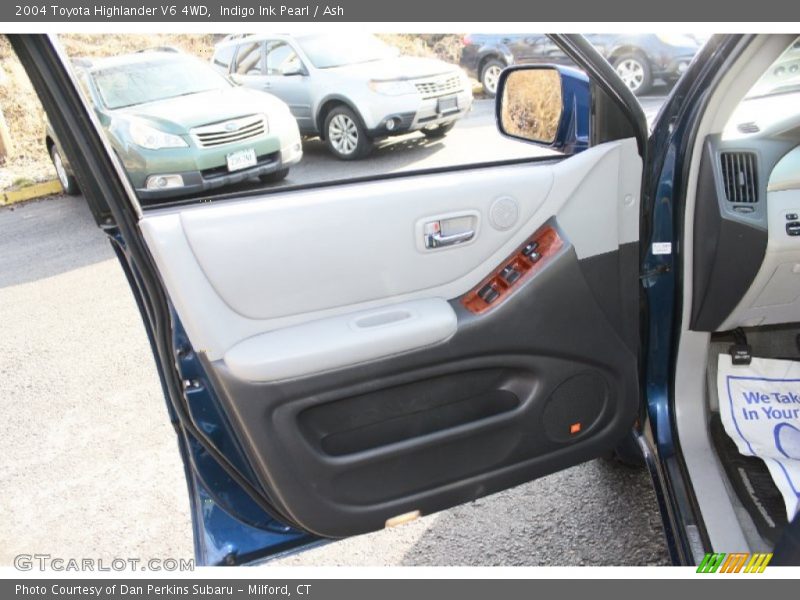 Indigo Ink Pearl / Ash 2004 Toyota Highlander V6 4WD