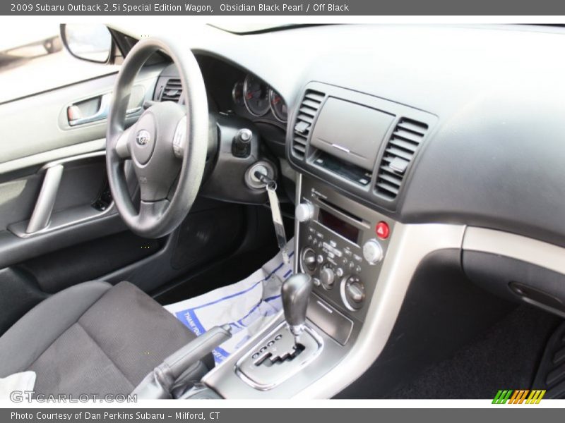 Obsidian Black Pearl / Off Black 2009 Subaru Outback 2.5i Special Edition Wagon
