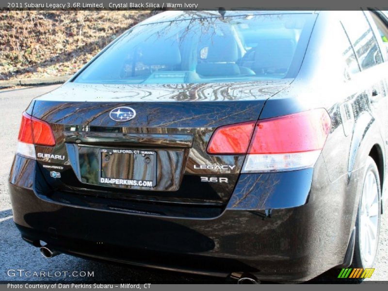 Crystal Black Silica / Warm Ivory 2011 Subaru Legacy 3.6R Limited