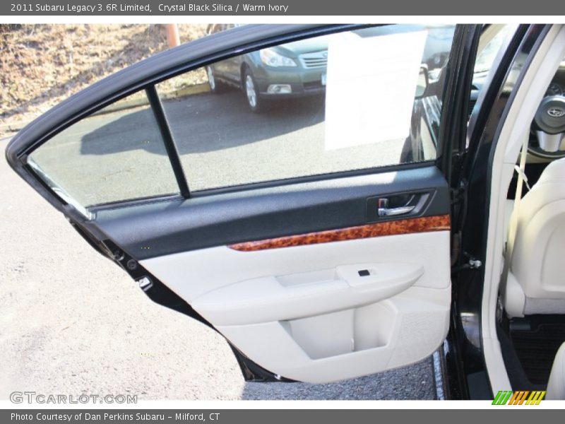 Crystal Black Silica / Warm Ivory 2011 Subaru Legacy 3.6R Limited