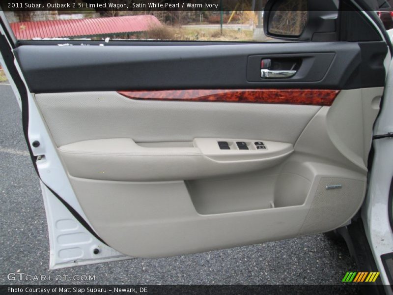 Satin White Pearl / Warm Ivory 2011 Subaru Outback 2.5i Limited Wagon