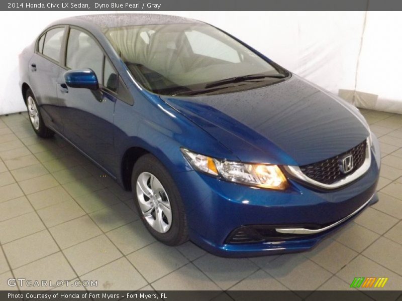 Front 3/4 View of 2014 Civic LX Sedan