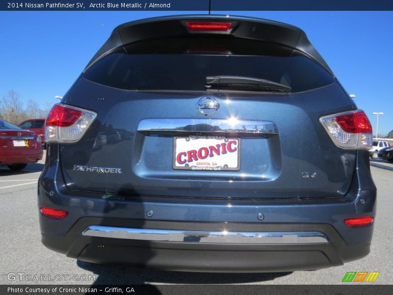Arctic Blue Metallic / Almond 2014 Nissan Pathfinder SV